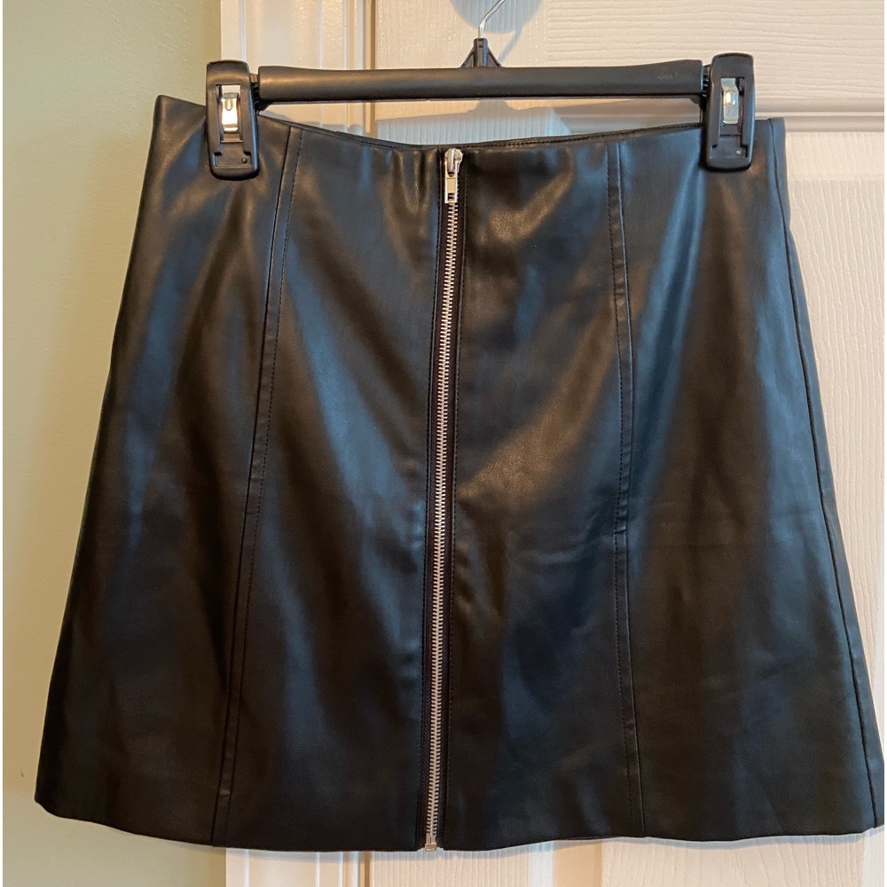 Forever 21 Size Medium leather skirt with zipper